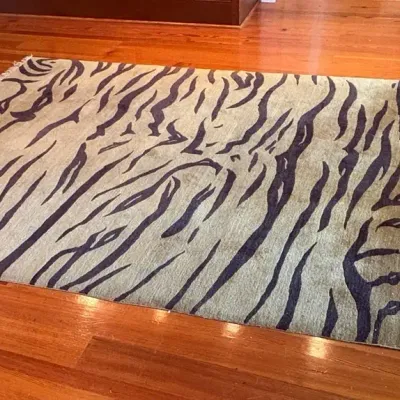 Hand Woven Tiger Pattern Area Rug 6’2 x 9’6