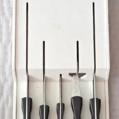 Vintage Cutco Kitchenette Set (4 Knives & 1 Carving Fork)