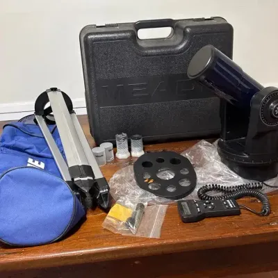 Meade Telescope with Tri-Pod 