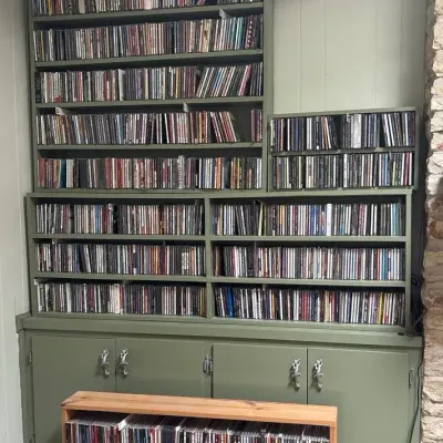 HUGE Alphabetized Collection Of CDs - Over 900 Titles