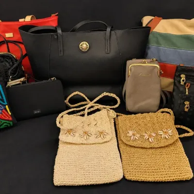 NON-DESIGNER HAND BAG LOT