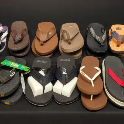 ASSORTMENT OF MEN'S AND WOMEN'S FLIP FLOPS (3)