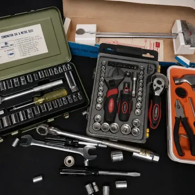 TOOLS - ASSORTMENT OF HOUSEHOLD HAND AND MECHANIC TOOLS