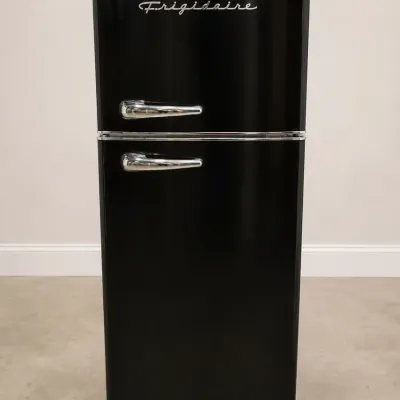 BLACK RETRO 7.5 CU.FT FRIDGIDAIRE 