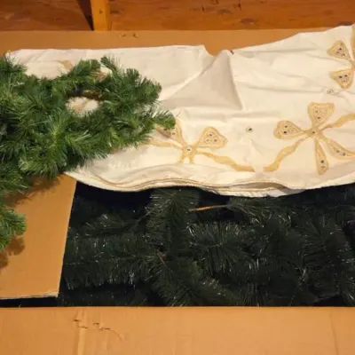 9 Ft Artificial Tree, Skirt and Garland