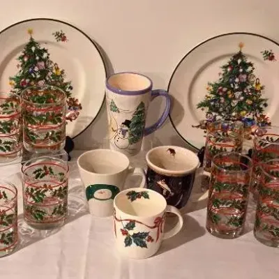 Holiday Glasses, Mugs & Plates