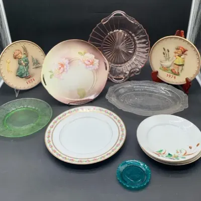Pretty Plate Assortment Including Hummel