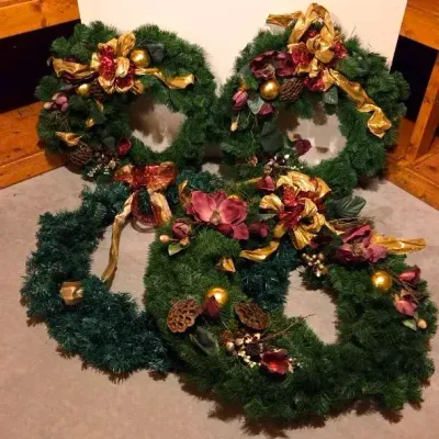 (4) Decorated Artificial Holiday Wreaths