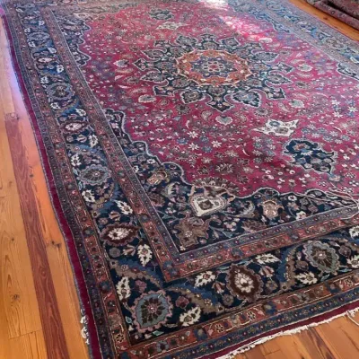 Persian Kashan Style Thin Wool Rug