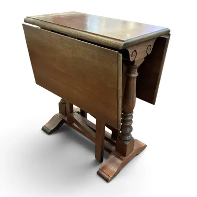 Handcrafted Small Gate Leg Table (15 x 25 x 17)