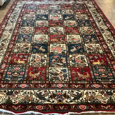 Persian Bakhtiari Rug - Professionally Cleaned (6.9 Ft x 9.5 Ft)