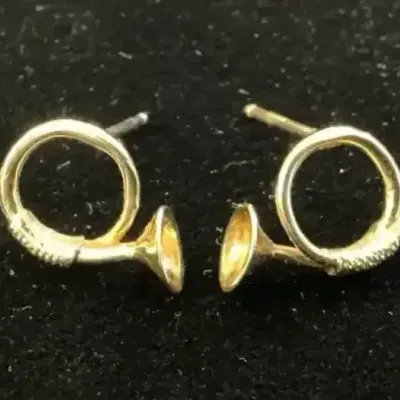 14k Gold Small French / Hunting Horn Earrings (1.41 Grams)