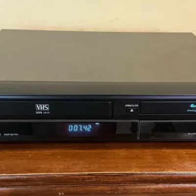 Panasonic DMP-BD70V Blu-Ray VHS Combo