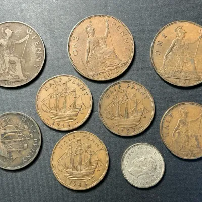 British Bronze George V Penny & Half Penny Coins 