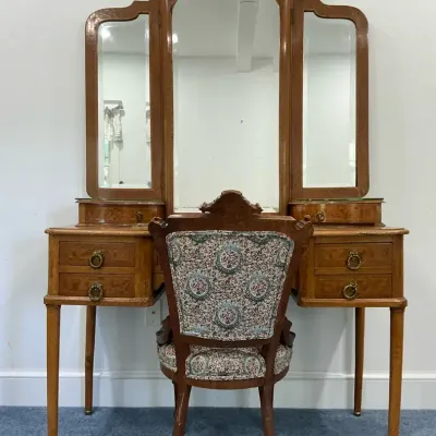 Louis XVI French Dressing Table (20 x 46.5 x 75)