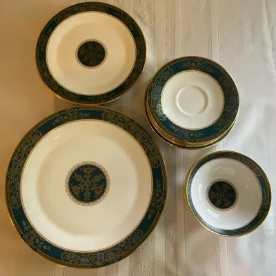 Royal Doulton Carlyle Fine Bone China