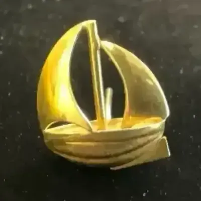 18k Gold Sailboat Pin (1.89 Grams)