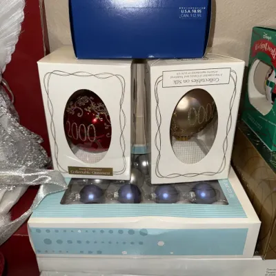 Sale Photo Thumbnail #811: Cards, ornaments, etc.