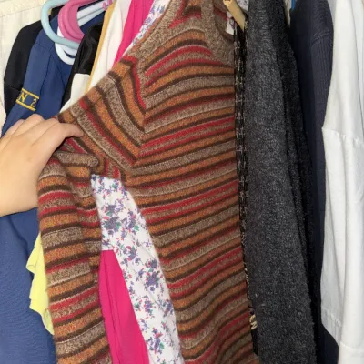 Sale Photo Thumbnail #990: See photos, mostly women's