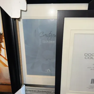 O19 - Photo Frames