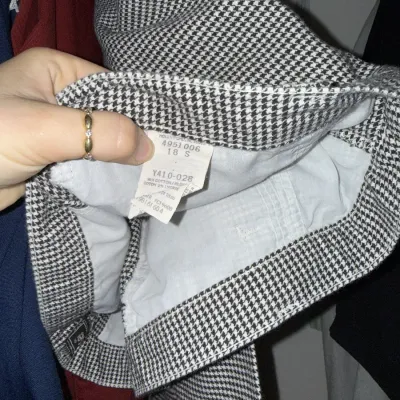 Sale Photo Thumbnail #966: See photos, mostly women's but lots of t-shirts that could be unisex