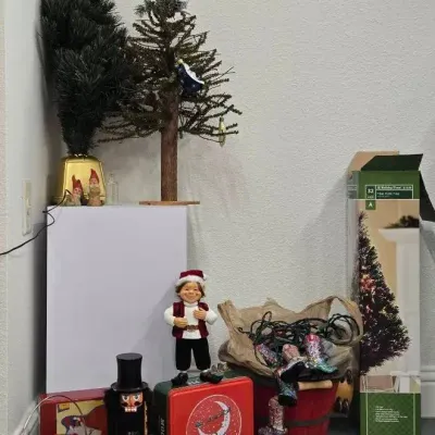 Christmas Trees & Decorations