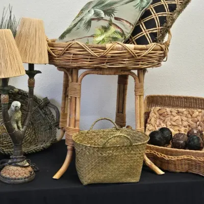 Parrot Table Lamp & Baskets