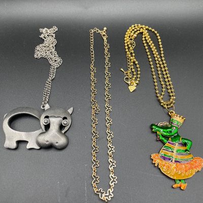 Sale Photo Thumbnail #153: Be the life of the party with a hippo bottle opener necklace
Butterfly chain
Gator Mardi Gras pendant on cookie Lee chain