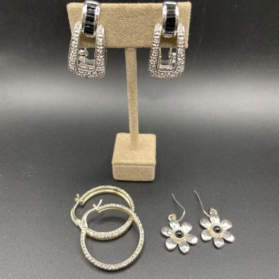 Sale Photo Thumbnail #239: Sparkly earrings