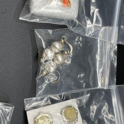 Sale Photo Thumbnail #86: Pierced earrings