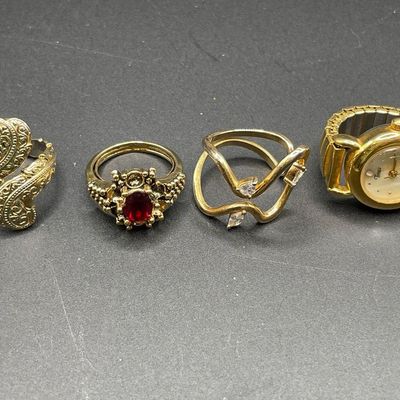 Sale Photo Thumbnail #227: Gold tone rings