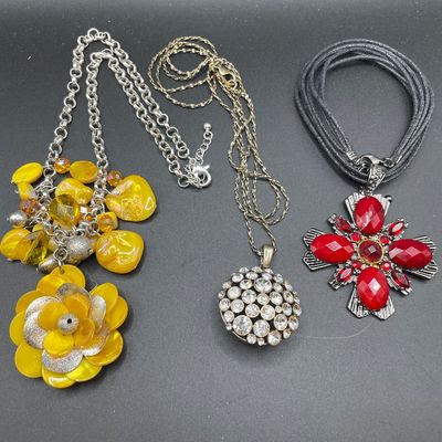 Sale Photo Thumbnail #58: Fun necklaces