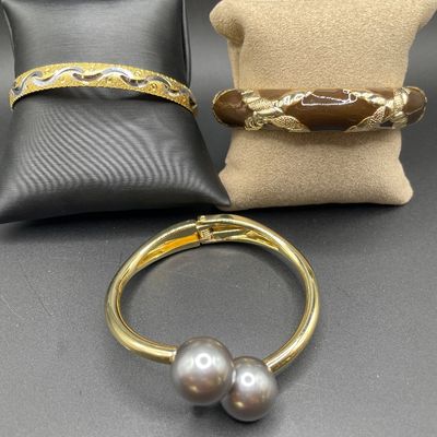 Sale Photo Thumbnail #172: Bracelets