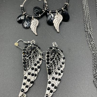 Sale Photo Thumbnail #209: Gothic with angel wings