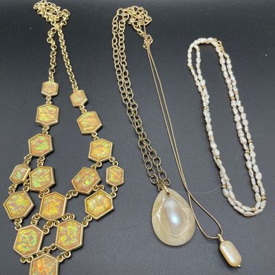 Sale Photo Thumbnail #133: Vintage golden necklaces