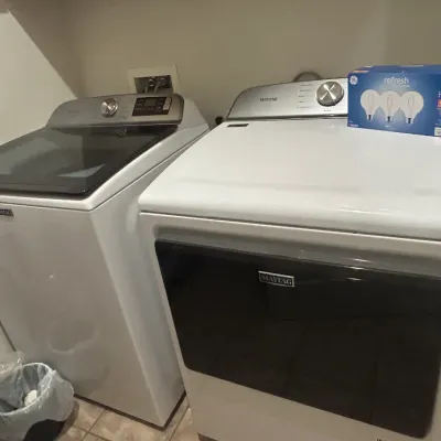 Sale Photo Thumbnail #11: Electric dryer