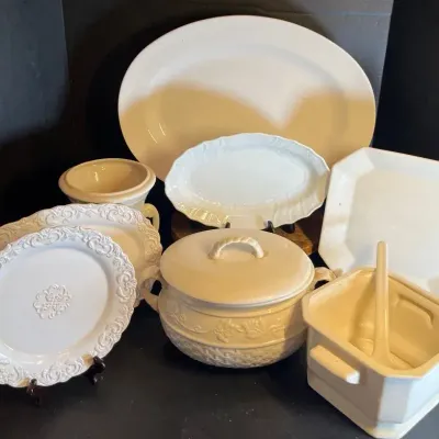 Vintage White/Ivory Dinnerware