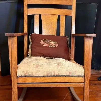 Vintage Classic Mission-style Rocking Chair