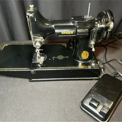 Vintage Mini Singer Sewing Machine, Great Condition With Case And Sewing Supplies