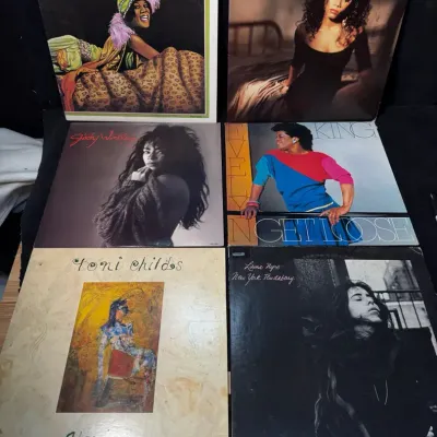 Sale Photo Thumbnail #171: Bessie smith karyn white jody watley evelyn champagne king