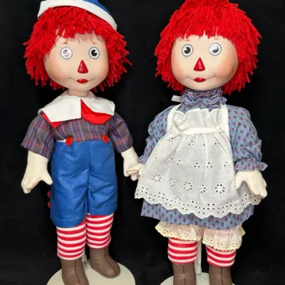 Sale Photo Thumbnail #73: Raggedy ann and andy 16 porcelain dolls by ideal bobbs merrill 1983