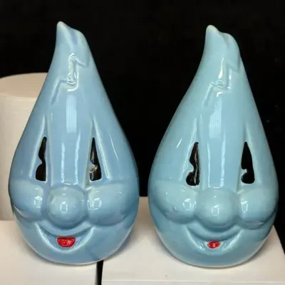 Sale Photo Thumbnail #37: Handy flame blue gas flame salt and pepper shakers