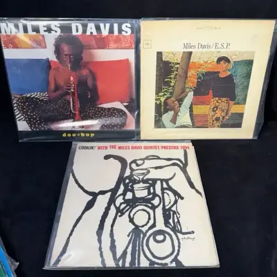Sale Photo Thumbnail #122: Miles davis