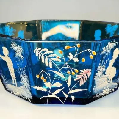 Sale Photo Thumbnail #126: Mary gregory octagonal colbalt blue glass bowl