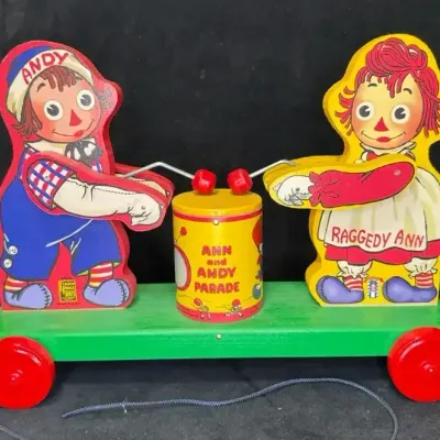 Sale Photo Thumbnail #78: Fisher price raggedy ann andy parade pull toy