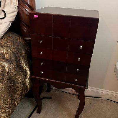 Sale Photo Thumbnail #76