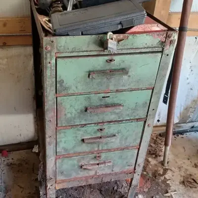 Big Steel Toolchest With Tools 42x24x18