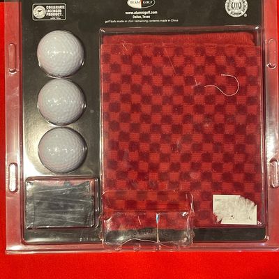 Sale Photo Thumbnail #25: 3 balls

Deluxe golf towel

Golf tees

Never used in original packaging

Collegiate Licensed Product