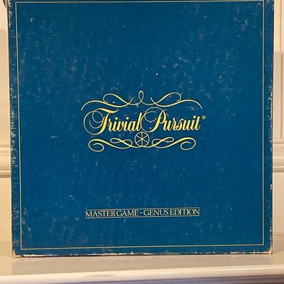 Sale Photo Thumbnail #106: Complete set
Original box with two sets of cards, game pieces