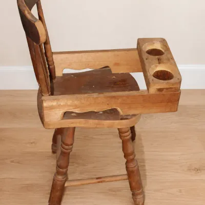 Vintage Wood High Chair
$30.00
18" x 10" x 31"